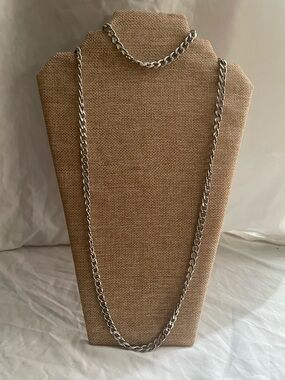 Necklace and bracelet